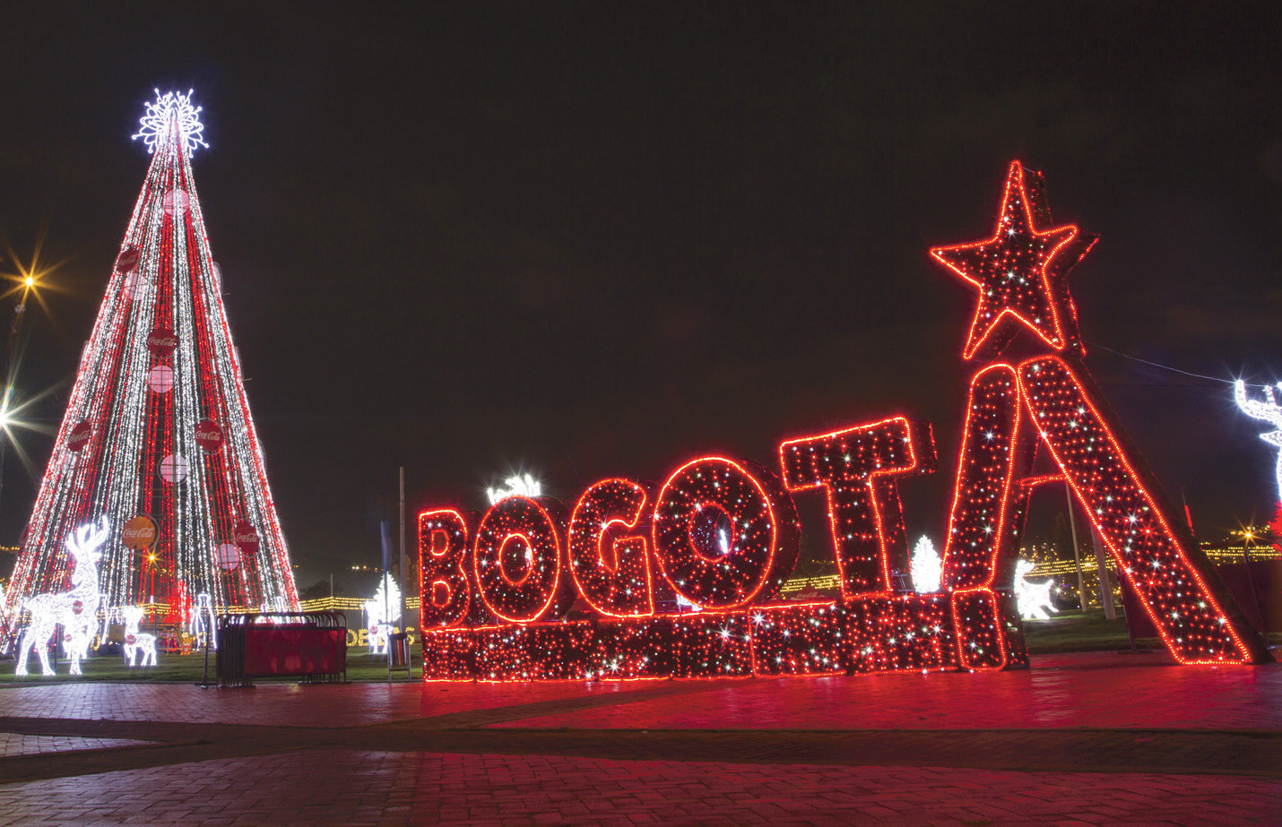 Christmas in Bogotá Closer to the stars lights and acrobatic action