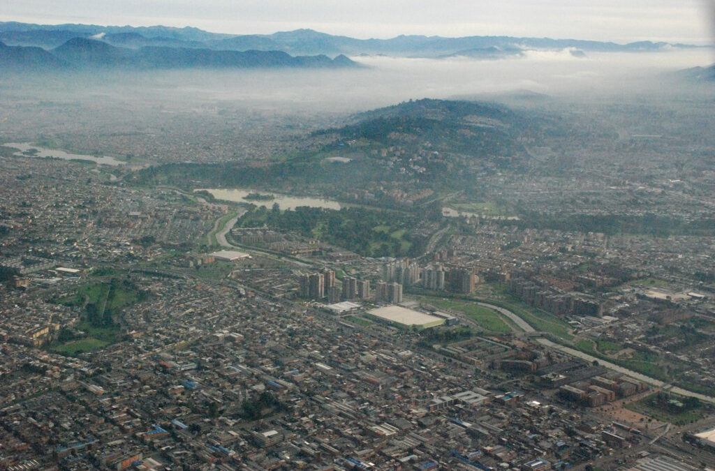 Bogotá from the air (by Justin Sovich)