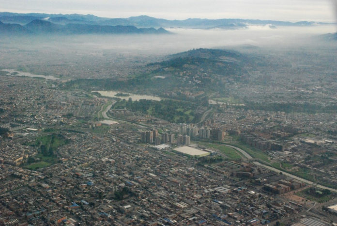 Bogotá from the air (by Justin Sovich)