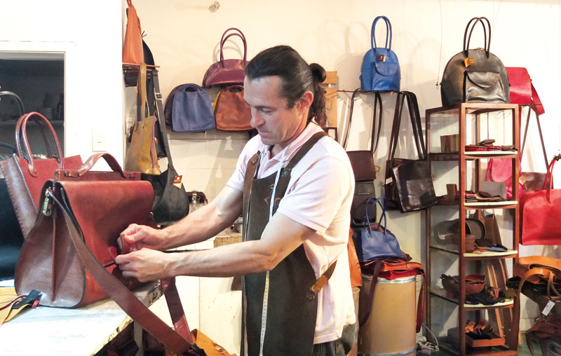 Leatherworking: Made by César