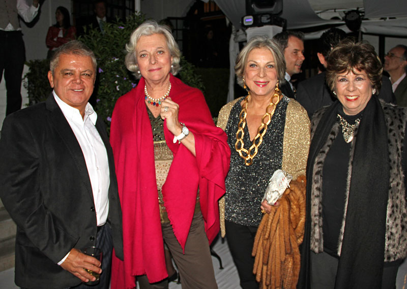 Community- Juan Martín Giraldo, Ana Goyoaga, Olga Pumarejo, Mariela ...