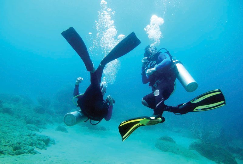 Santa Marta offers diving courses for those who want to know more about the sea.