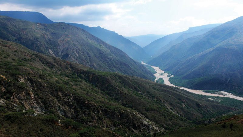 The canyons of the Chicamocha form part of Vargas' Caldas Tear.