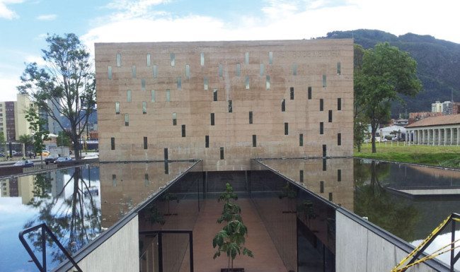 The building of the centre for memory with the main cemetery.