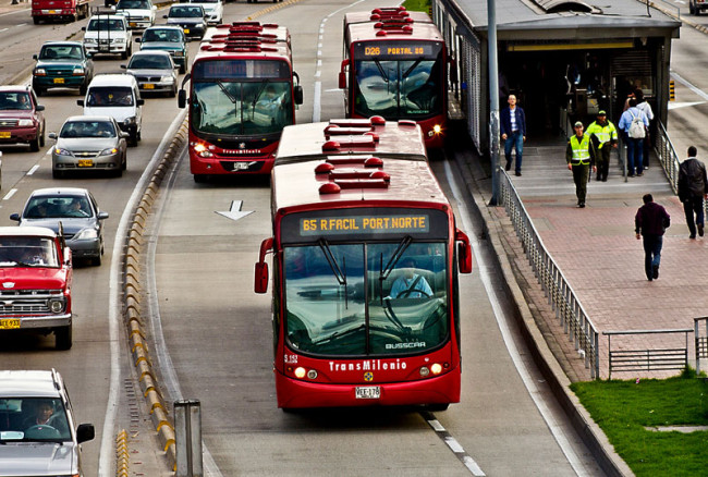 CC photo by Claudio Olivares Medina of TransMilenio.