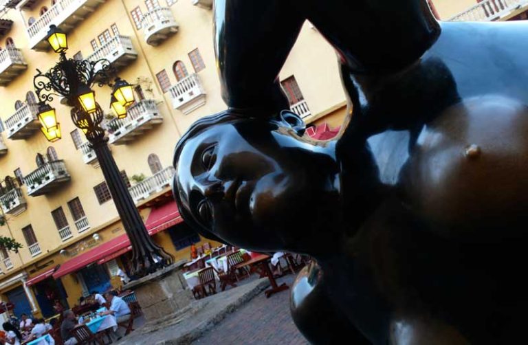 Selling Colombia's tourism potential to Colombians.