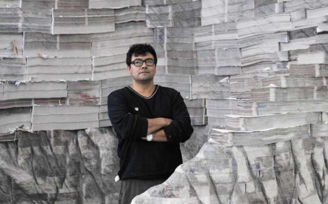 Sculptor Miler Lagos and his paper Ceiba tree.