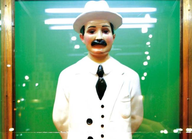 A small statue of Jose Gregorio, the Venezuelan medicine man in the Bogotá temple.