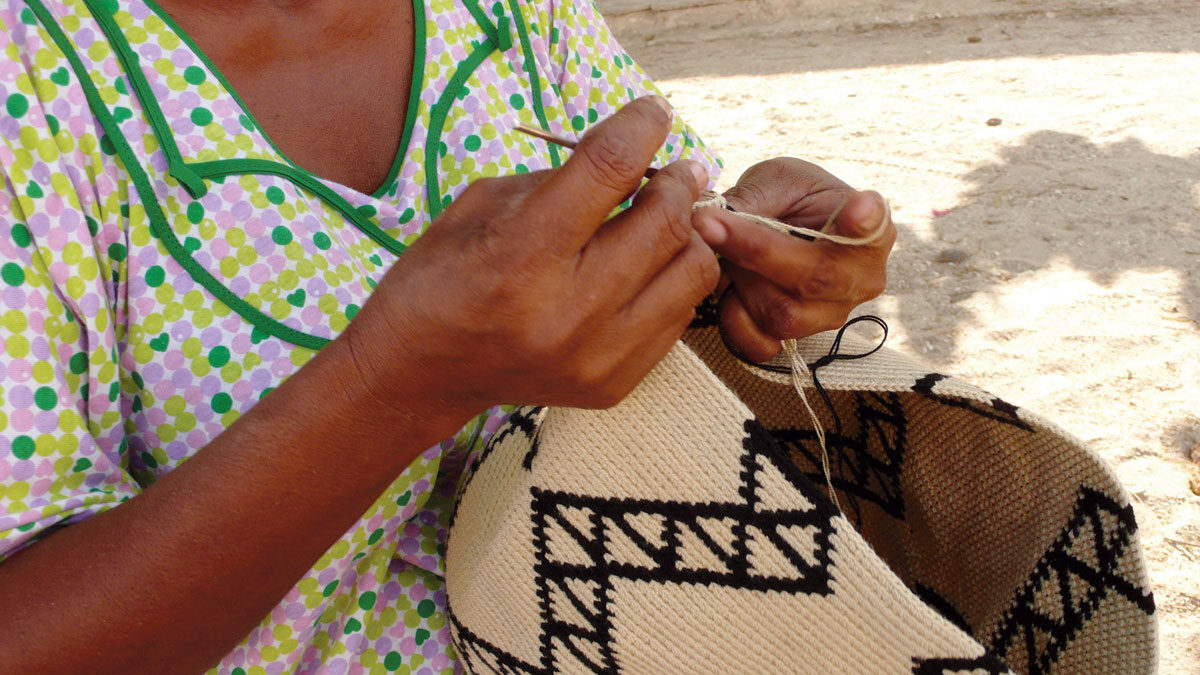 Mochila making in Colombia