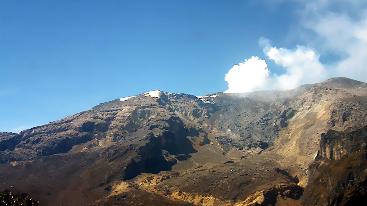 An image of the Volcán Nevado del Ruiz released by Colombia's Servicio Geológico