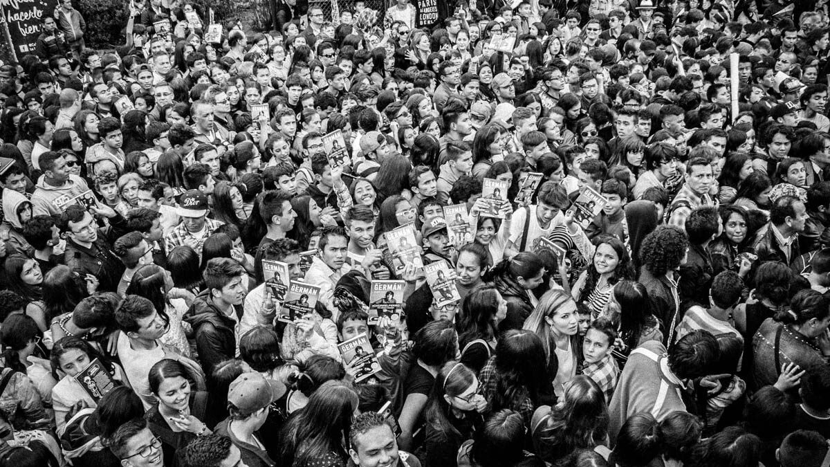 Crowds at FILBo wait to meet YouTube star German Garmendia