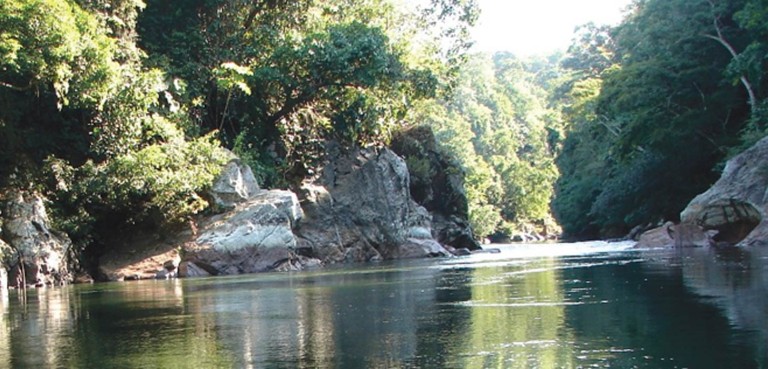 Escape for a weekend on Río La Miel, the ‘Honey River’