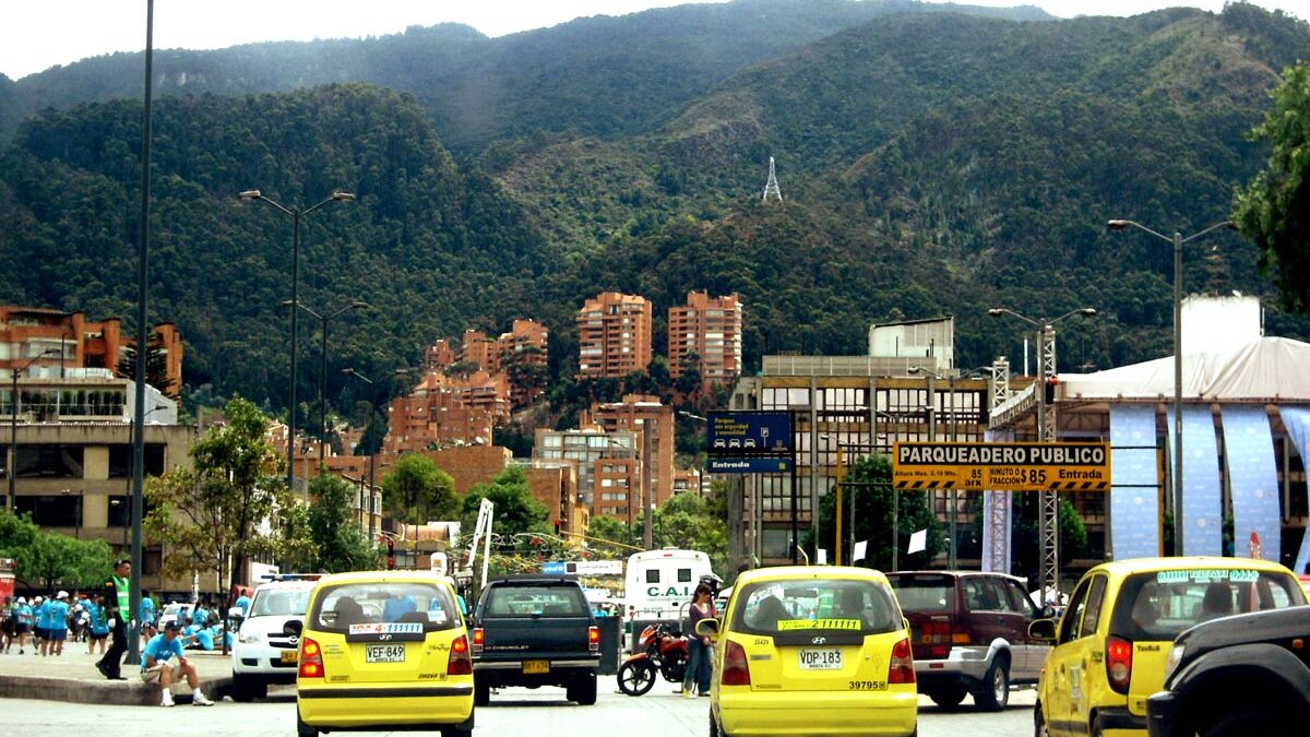 Taxis navigate traffic in Bogotá, Colombia