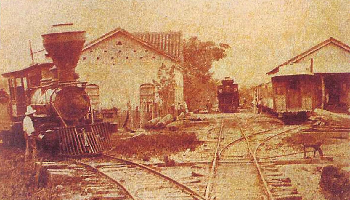 A train once connected Apulo to Bogotá.