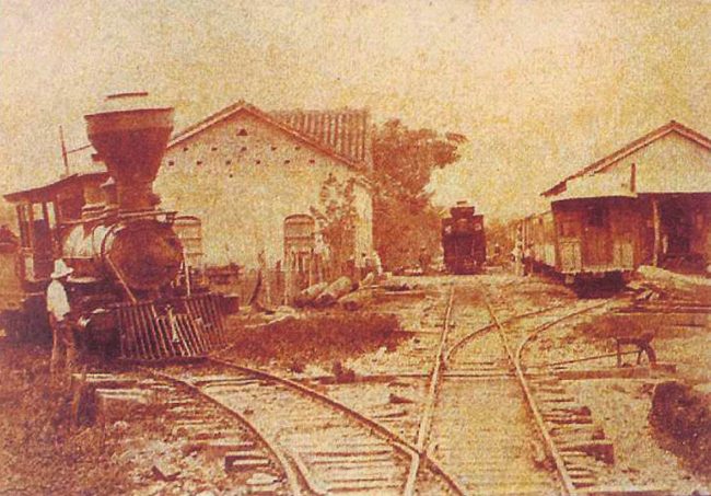 A train once connected Apulo to Bogotá.