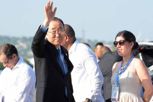 United Nations Secretary General Ban Ki-Moon waves as he arrives in Cartagena ahead of the historic peace signing. (Photo courtesy Presidencia de la Republica)