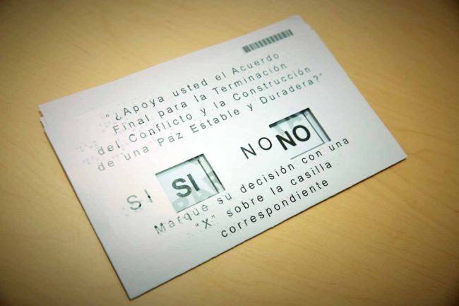 This sample voting card shows the choices before Colombians in a plebiscite vote Sunday to determine the fate of a peace deal with the FARC guerrilla group. (Photo courtesy Registraduria Nacional)