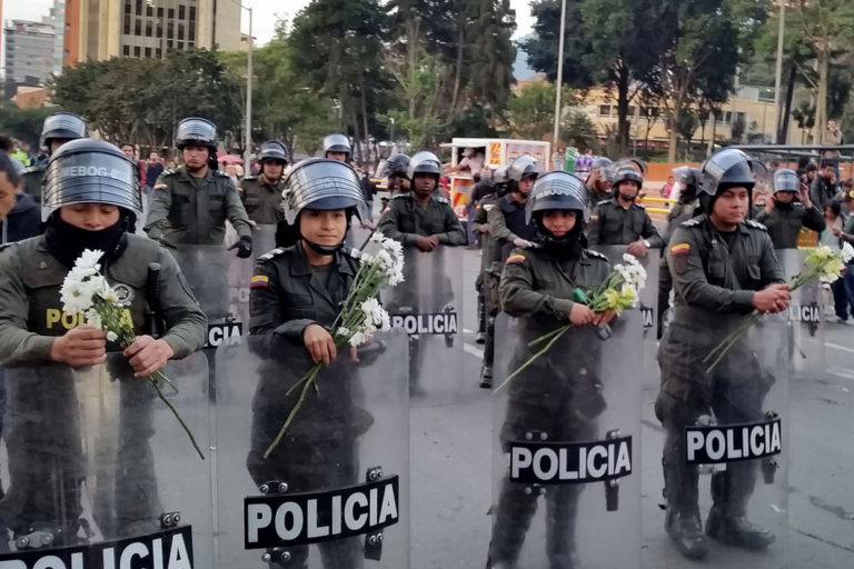 As ceasefire deadline nears Colombians march to mend shattered peace