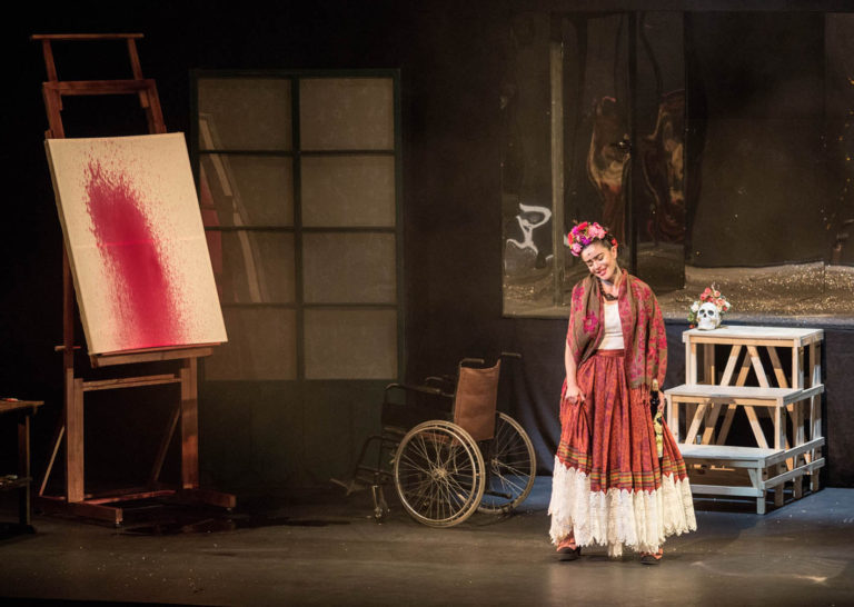 The Colón Theatre debuts with Flora Martínez’s ‘Frida Libre’