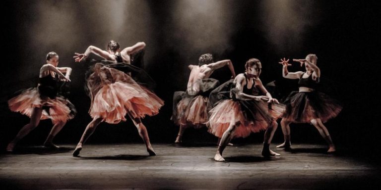 Scottish Dance Theatre delivers its double bill Ritualia/TuTuMucky at Teatro Mayor