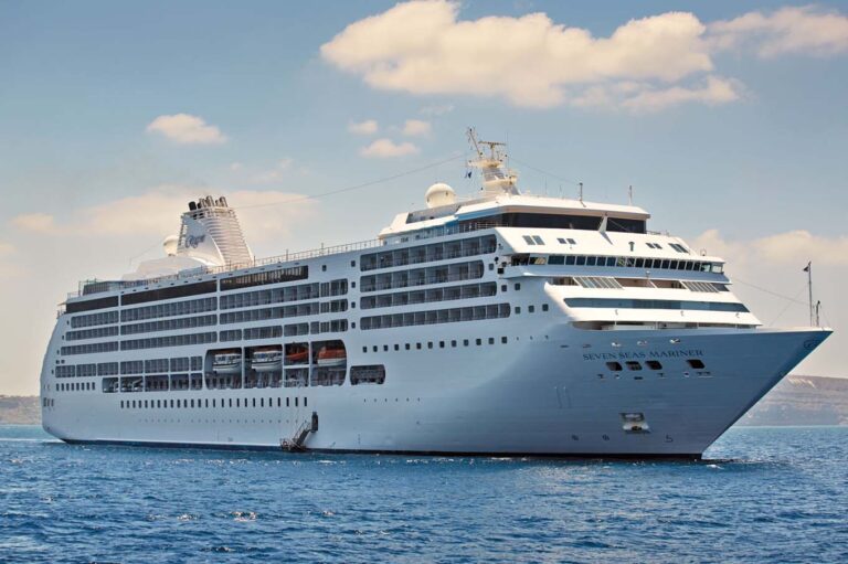 Cartagena bans crew and passengers on cruise with COVID cases