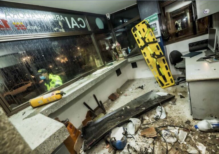 Bogotá blast kills minor and injures 10 persons