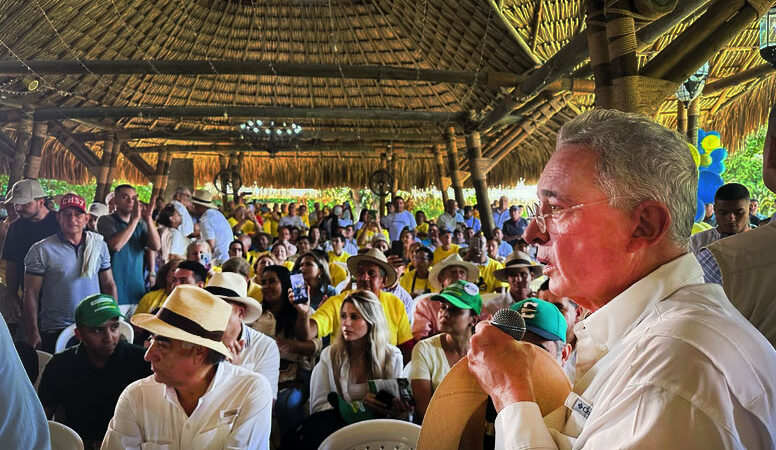 Former Colombian President Álvaro Uribe Vélez addresses a crowd in Santa Fe de Antioquia. Photo: Twitter/Alvaro Uribe.