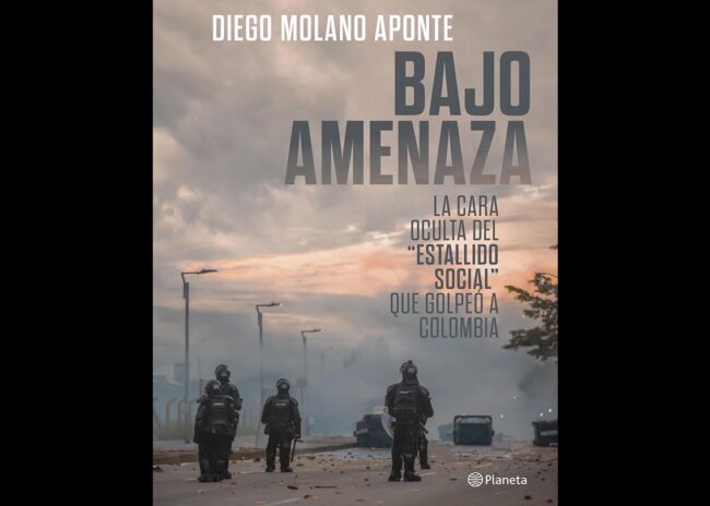 Front cover of Diego Molano's book, Under Threat", published by Planeta, 2023.