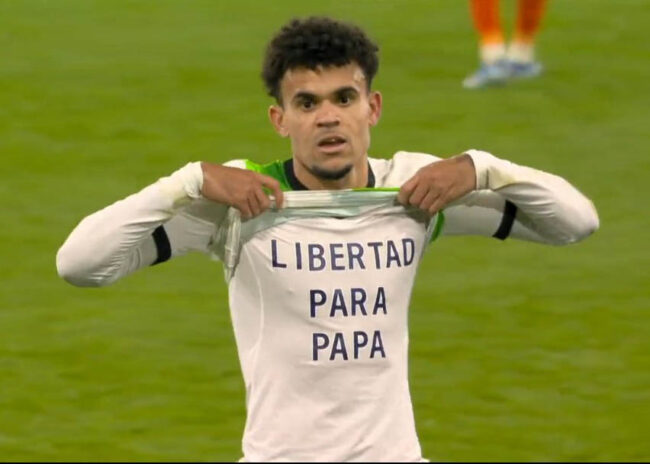 FC Liverpool striker Luiz Díaz scores a goal against Luton Town and sends emotive message to his kidnapped father, Manuel Díaz. Photo: FILE