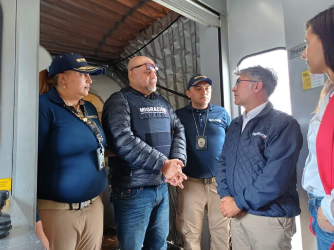 Ex-paramilitary commander Salvatore Mancuso arrived back in Colombia after serving a 16-year prison sentence in the U.S. Photo: Migración Colombia.