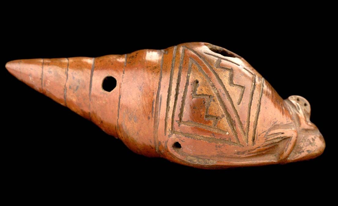 A pre-Columbian flute is one of many artifacts in the exhibition Colombia: En un aliento. Photo courtesy: Banco de la República.