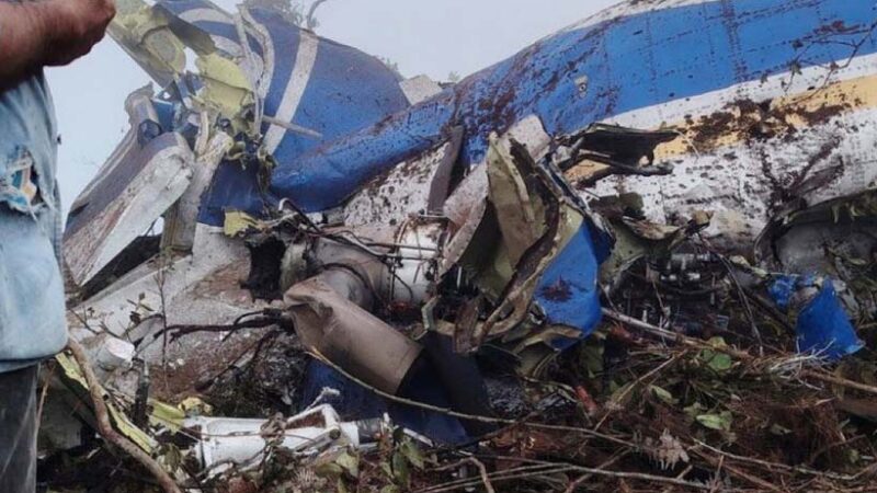 Local farmers were first to arrive at the crash site of the Satena flight on Wednesday afternoon. Photo: X