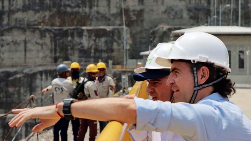 Medellín Mayor Federico Gutiérrez and Antioquia Governor Andrés Julian Rendón at the Hidroituango power plant. Photo: Gobernación/X