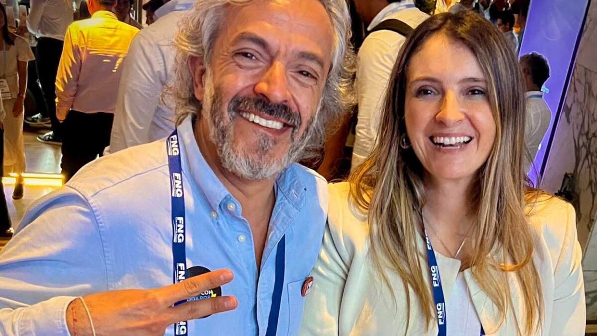 Juan Daniel Oviedo and Paloma Valencia during a recent event in Medellín. Photo: X