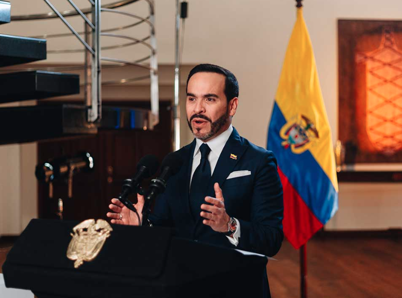 De La Espriella announces recovery for Tolima as fires destroy 50,000 hectares